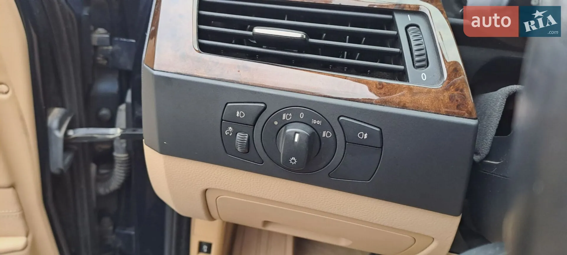 BMW 5 Series 2005 VIN WBAHD61000GK63389 фото оголошення 18 з 61
