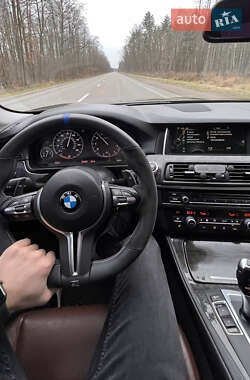 Седан BMW 5 Series 2013 в Вараше