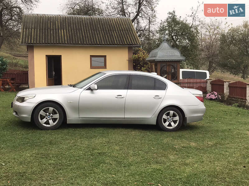 Седан BMW 5 Series 2004 в Черновцах