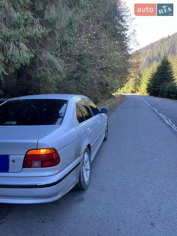 BMW 5 Series 2000
