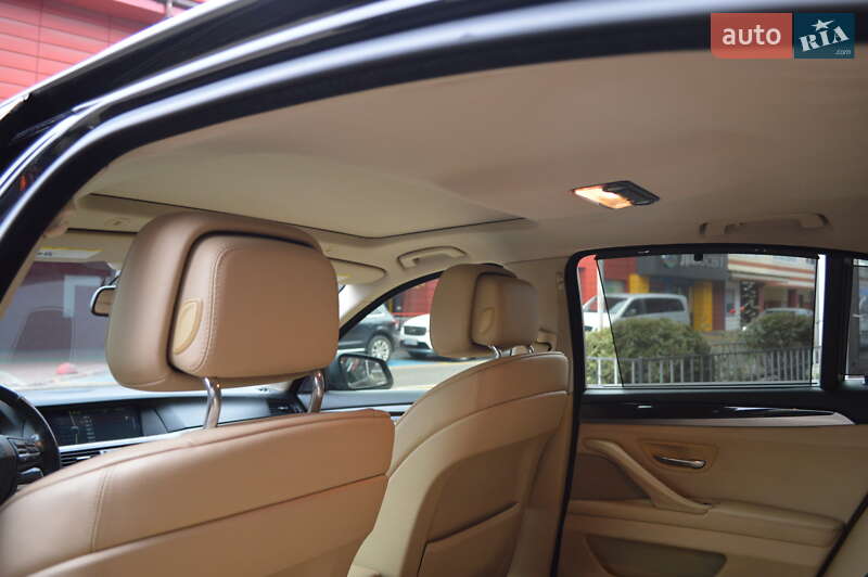 Седан BMW 5 Series 2011 в Львові
