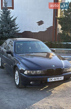 Седан BMW 5 Series 2000 в Рокитному