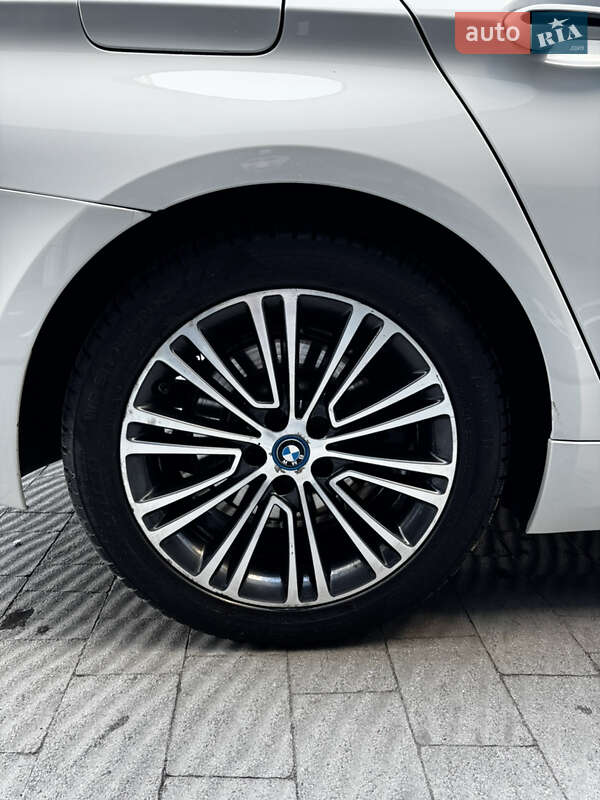 Седан BMW 5 Series 2017 в Львове