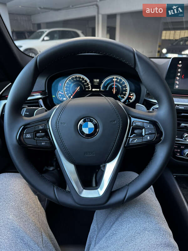 Седан BMW 5 Series 2017 в Львове