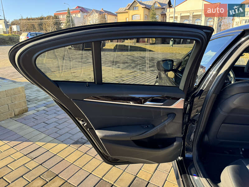 Седан BMW 5 Series 2019 в Черновцах