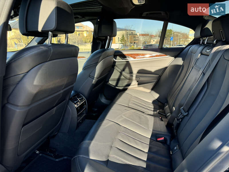 Седан BMW 5 Series 2019 в Черновцах