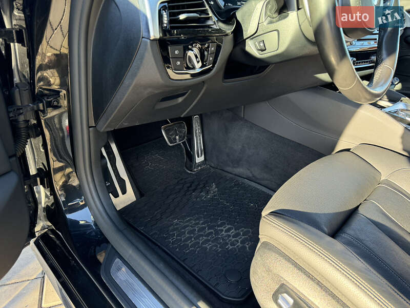 Седан BMW 5 Series 2019 в Черновцах