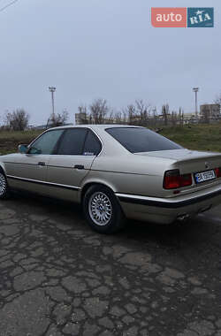 Седан BMW 5 Series 1990 в Миколаєві