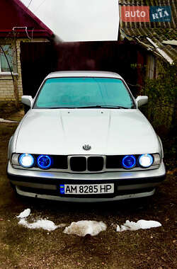 Седан BMW 5 Series 1989 в Житомирі