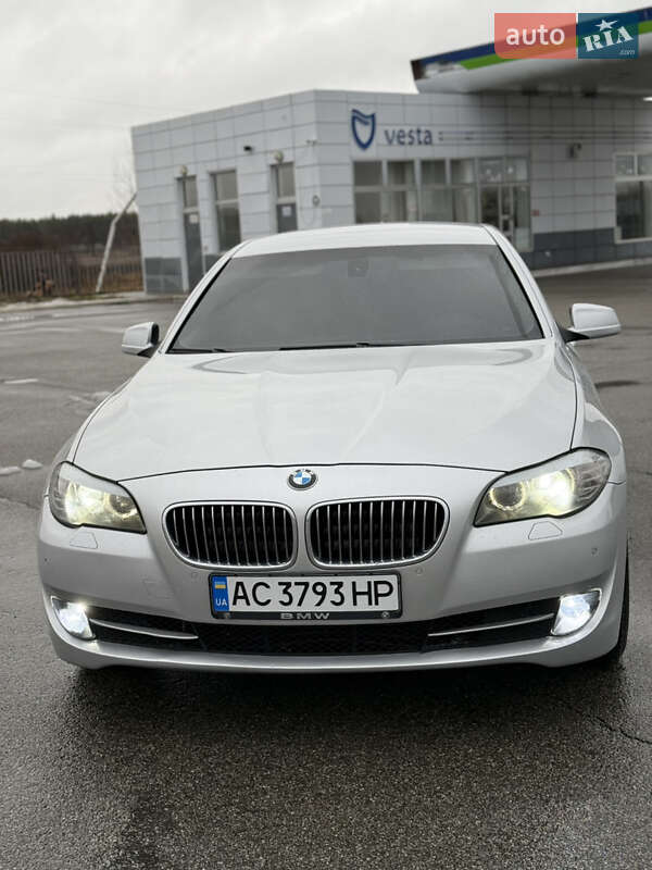 Седан BMW 5 Series 2011 в Немішаєве