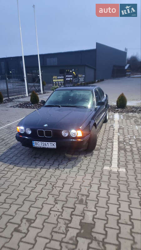 Седан BMW 5 Series 1994 в Львові