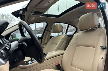 Седан BMW 5 Series 2012 в 
