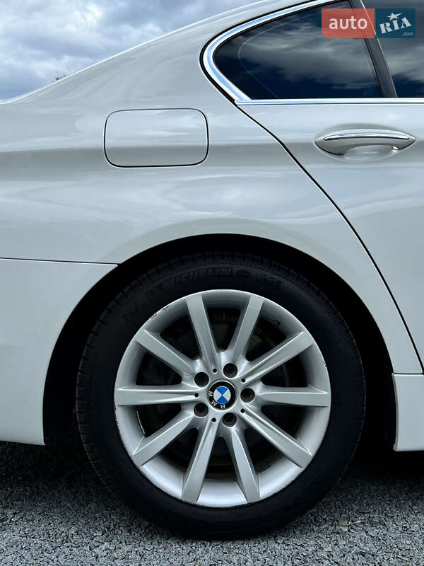 Седан BMW 5 Series 2013 в Львове