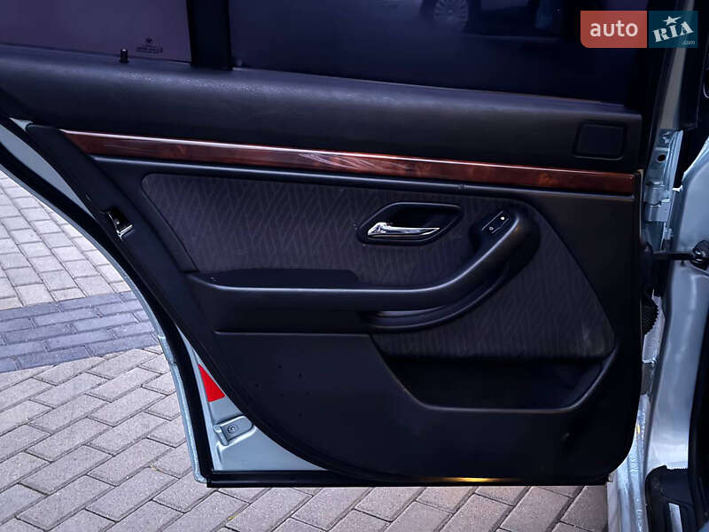 Седан BMW 5 Series 1999 в Рівному