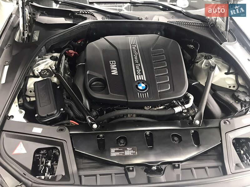 Седан BMW 5 Series 2013 в Львове