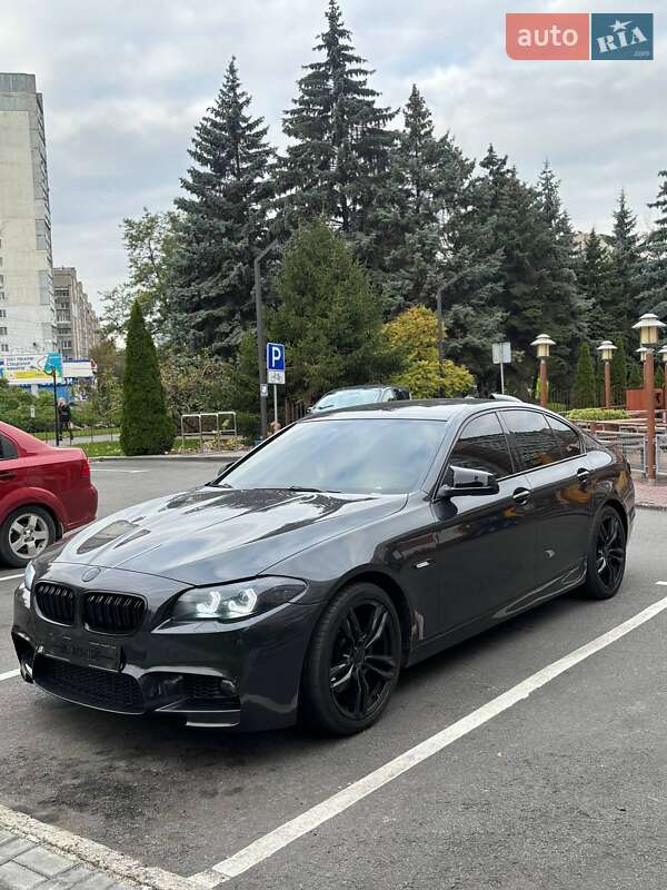 Седан BMW 5 Series 2013 в 