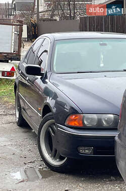 Седан BMW 5 Series 2000 в 