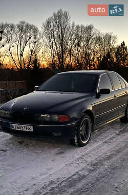 Седан BMW 5 Series 2000 в 