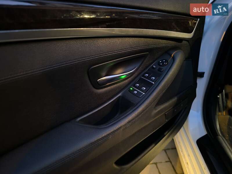 Седан BMW 5 Series 2016 в Дрогобичі