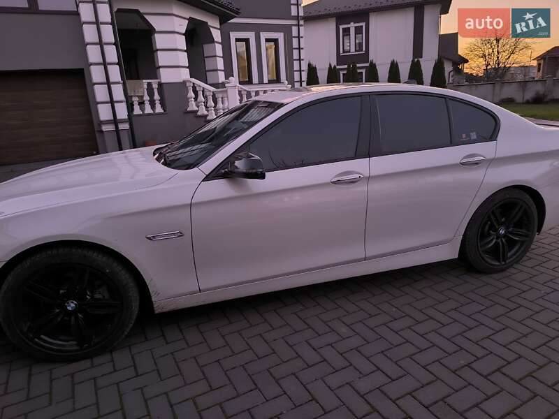 Седан BMW 5 Series 2016 в Дрогобичі