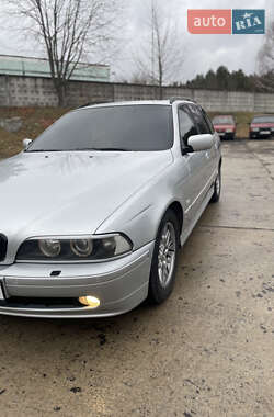 Универсал BMW 5 Series 2000 в Вараше