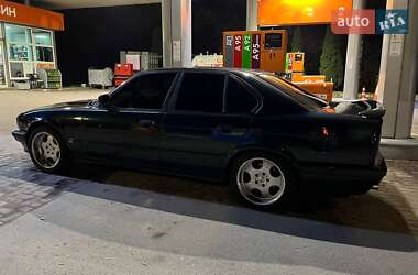 Седан BMW 5 Series 1990 в Полтаве