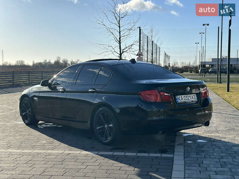 Седан BMW 5 Series 2012 в Мукачево