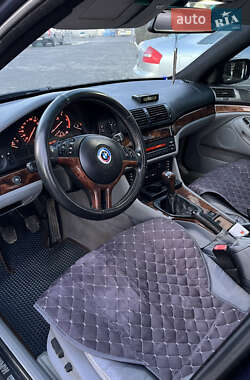 Седан BMW 5 Series 2003 в Гайсину