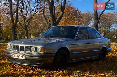 Седан BMW 5 Series 1988 в Кропивницькому