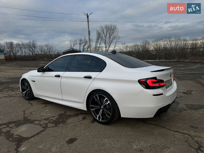 Седан BMW 5 Series 2012 в Черновцах