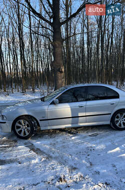 Седан BMW 5 Series 2002 в Попільні