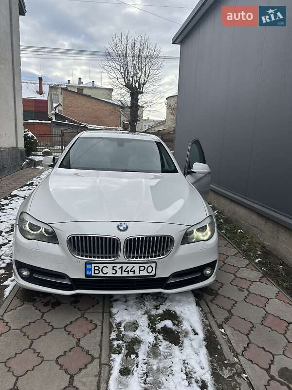 Седан BMW 5 Series 2012 в Жовкві