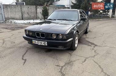 Седан BMW 5 Series 1990 в Киеве