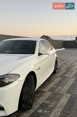 Седан BMW 5 Series 2012 в 