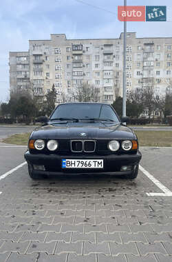 Седан BMW 5 Series 1993 в Южному