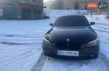 Седан BMW 5 Series 2004 в Рахові