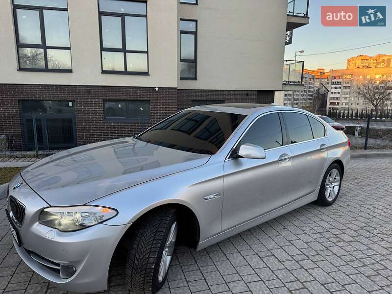 Седан BMW 5 Series 2013 в 