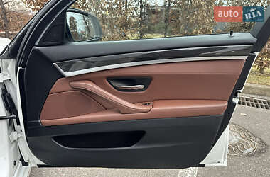 Седан BMW 5 Series 2010 в 