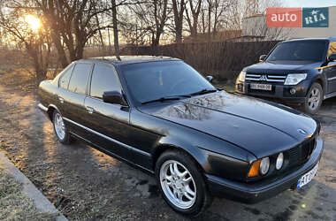 Седан BMW 5 Series 1988 в Жовкві