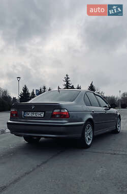 Седан BMW 5 Series 2003 в Вараші