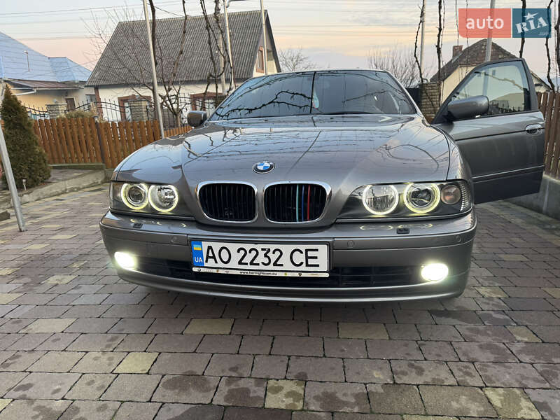 Седан BMW 5 Series 2002 в Иршаве
