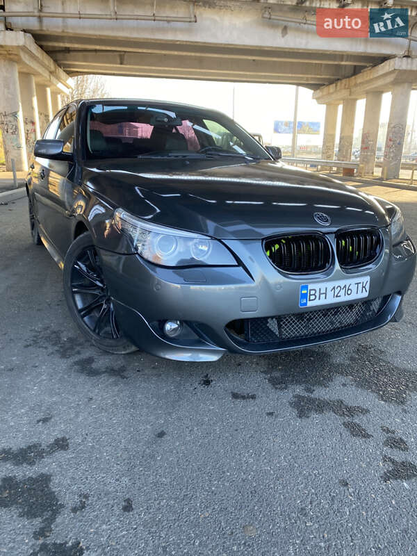 Седан BMW 5 Series 2004 в Одессе