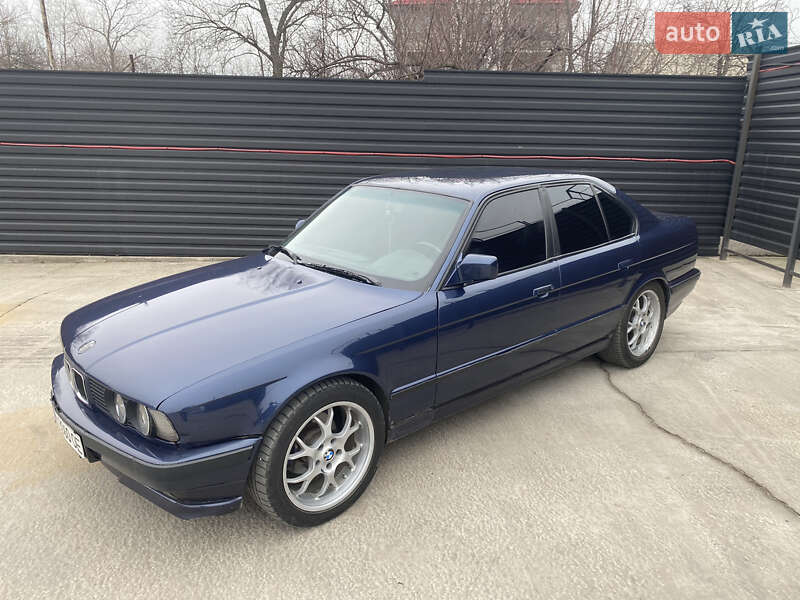 Седан BMW 5 Series 1991 в Запоріжжі