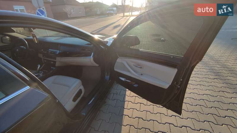 Седан BMW 5 Series 2014 в Дрогобичі