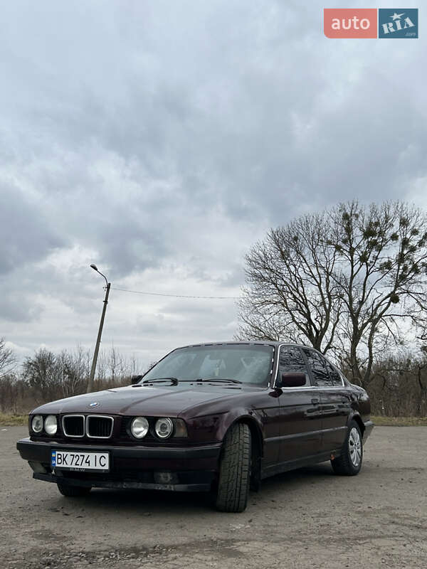 Седан BMW 5 Series 1994 в Дубно