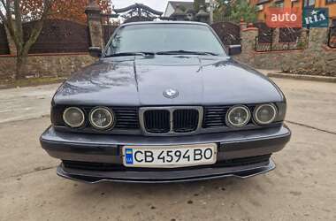 Седан BMW 5 Series 1990 в Ромнах