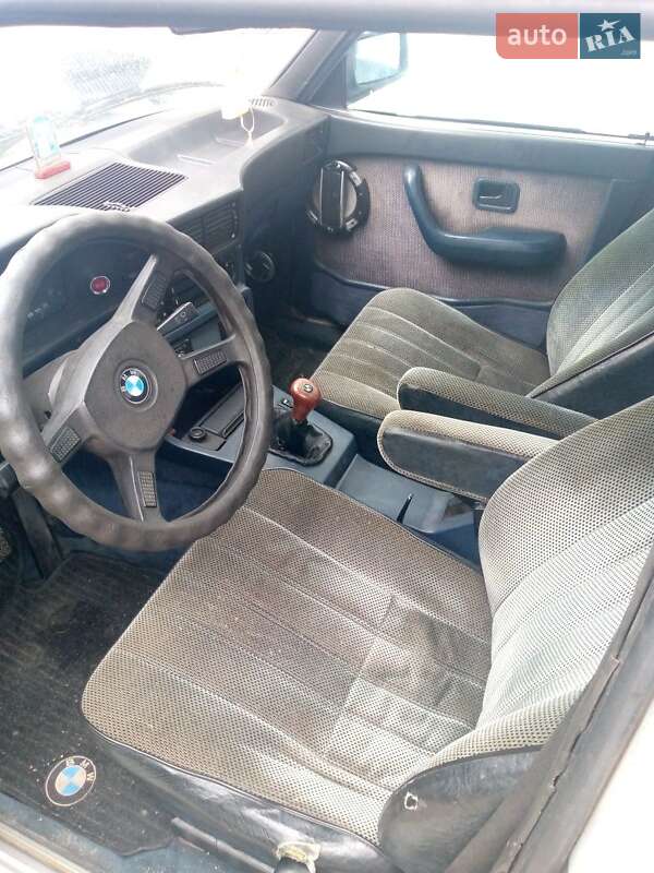 Седан BMW 5 Series 1986 в Днепре