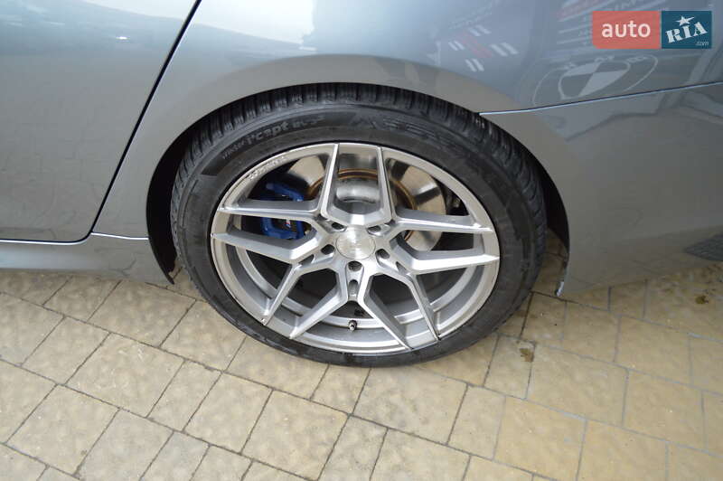 Седан BMW 5 Series 2017 в Львові