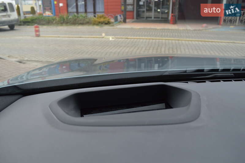 Седан BMW 5 Series 2017 в Львові