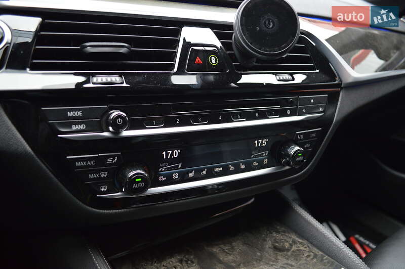 Седан BMW 5 Series 2017 в Львові